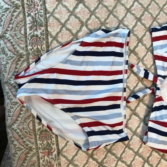 Bathing suit - Picture 3 of 6